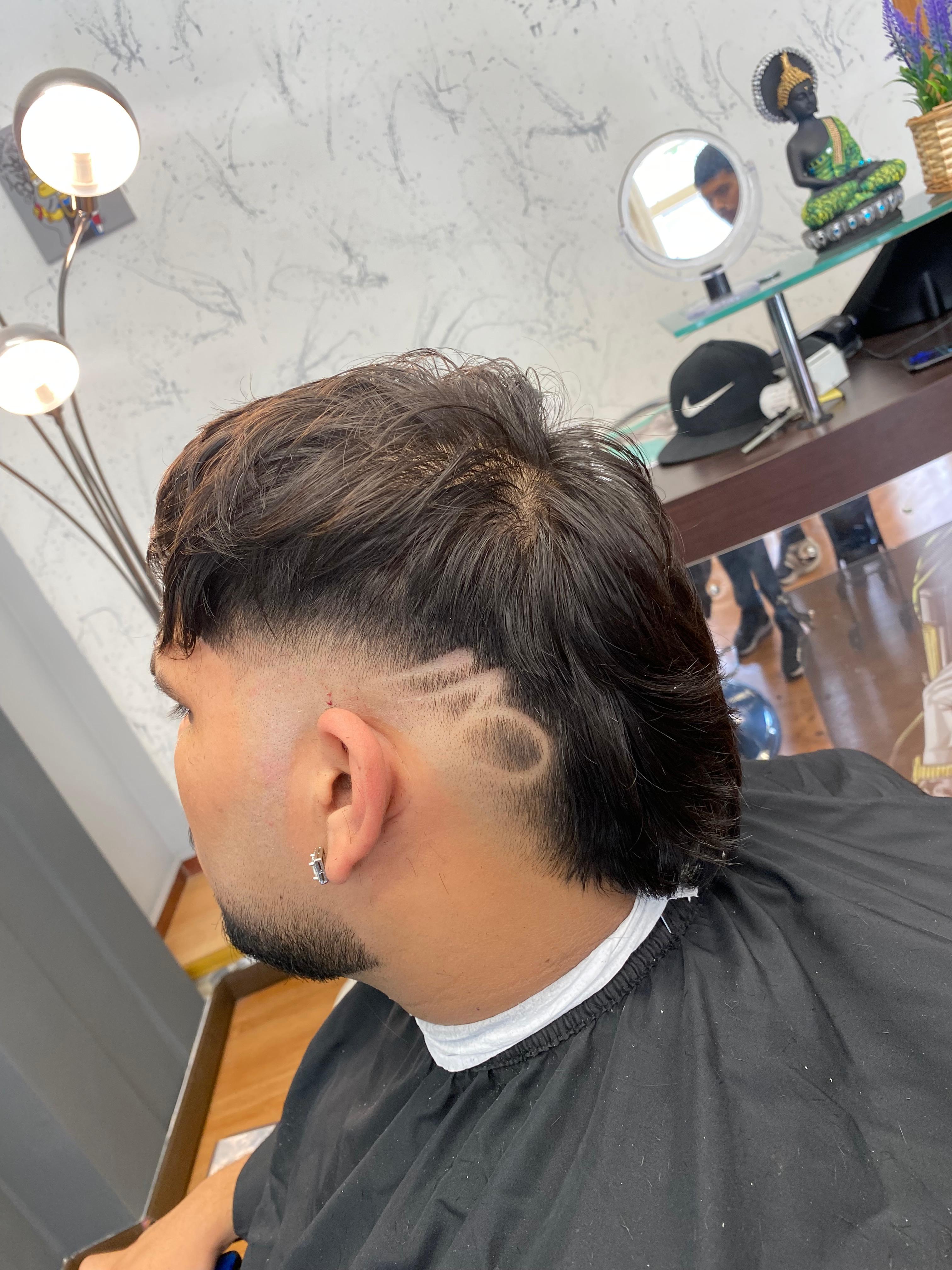 Mullet con fade laterale e design